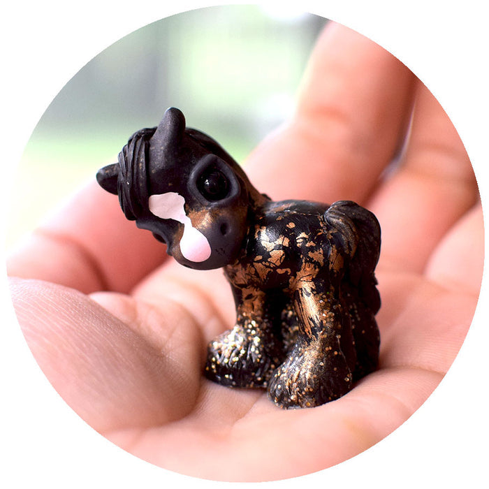 Gold and black Shyloh GumiPoni