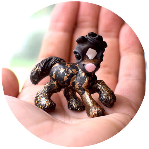 Gold Flake Mustang GumiPoni