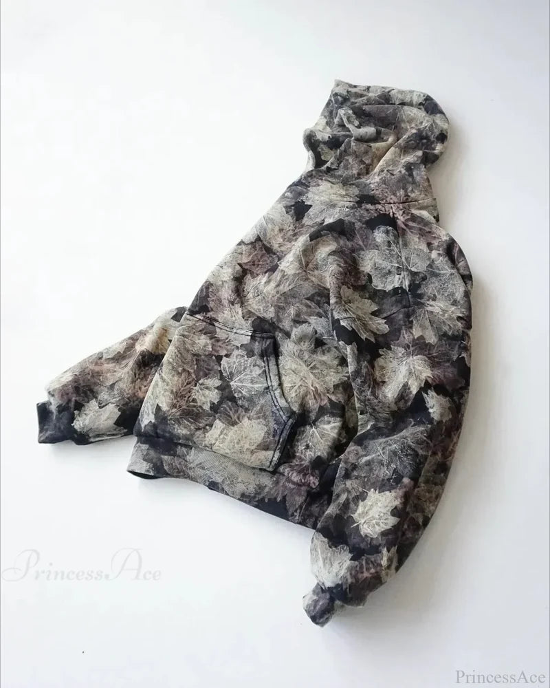 Maple Leaf Graphic Pullover Hoodie