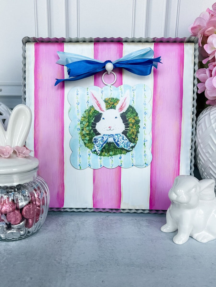 Scallop Bunny In Boxwood Wreath Mini Gallery Art