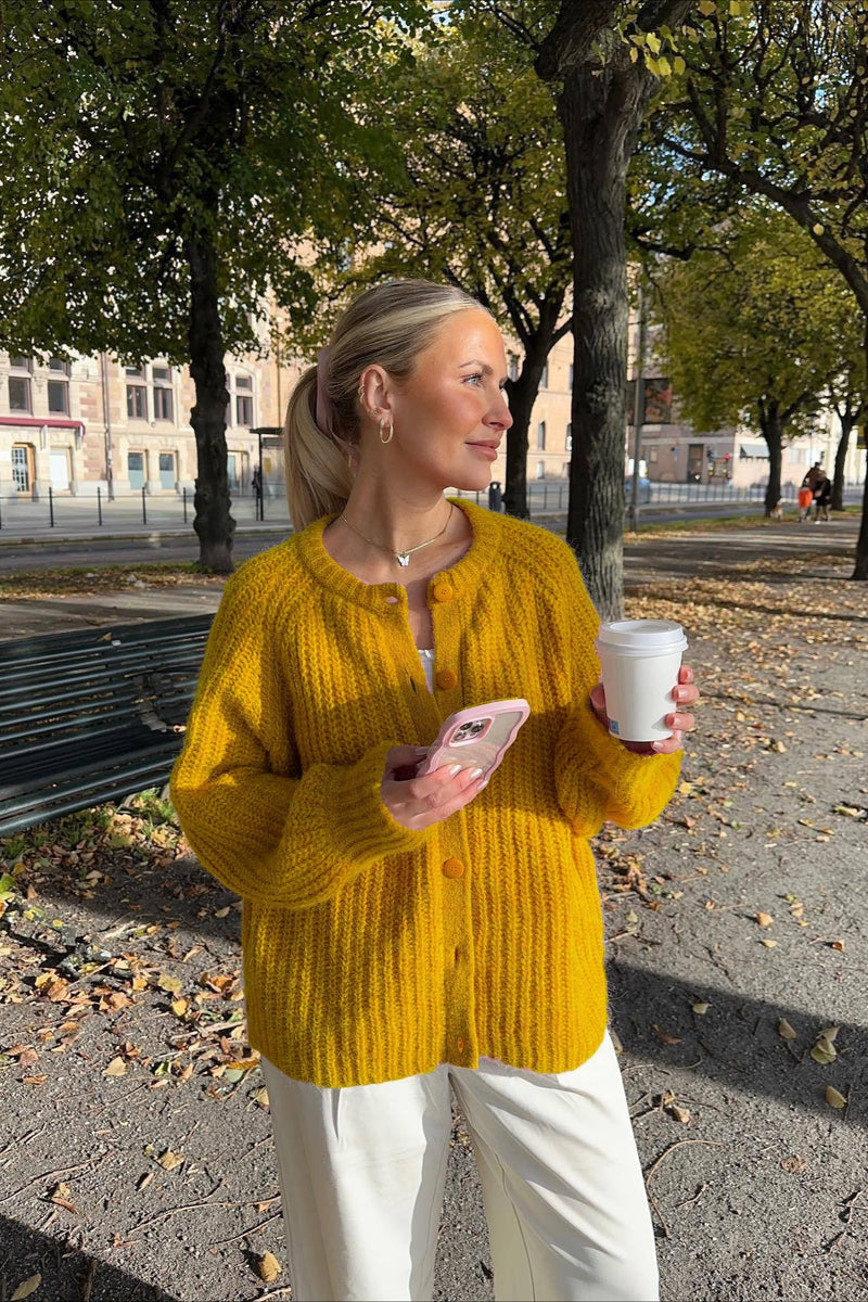 Solid Knit Round Neck Long Sleeve Cardigan
