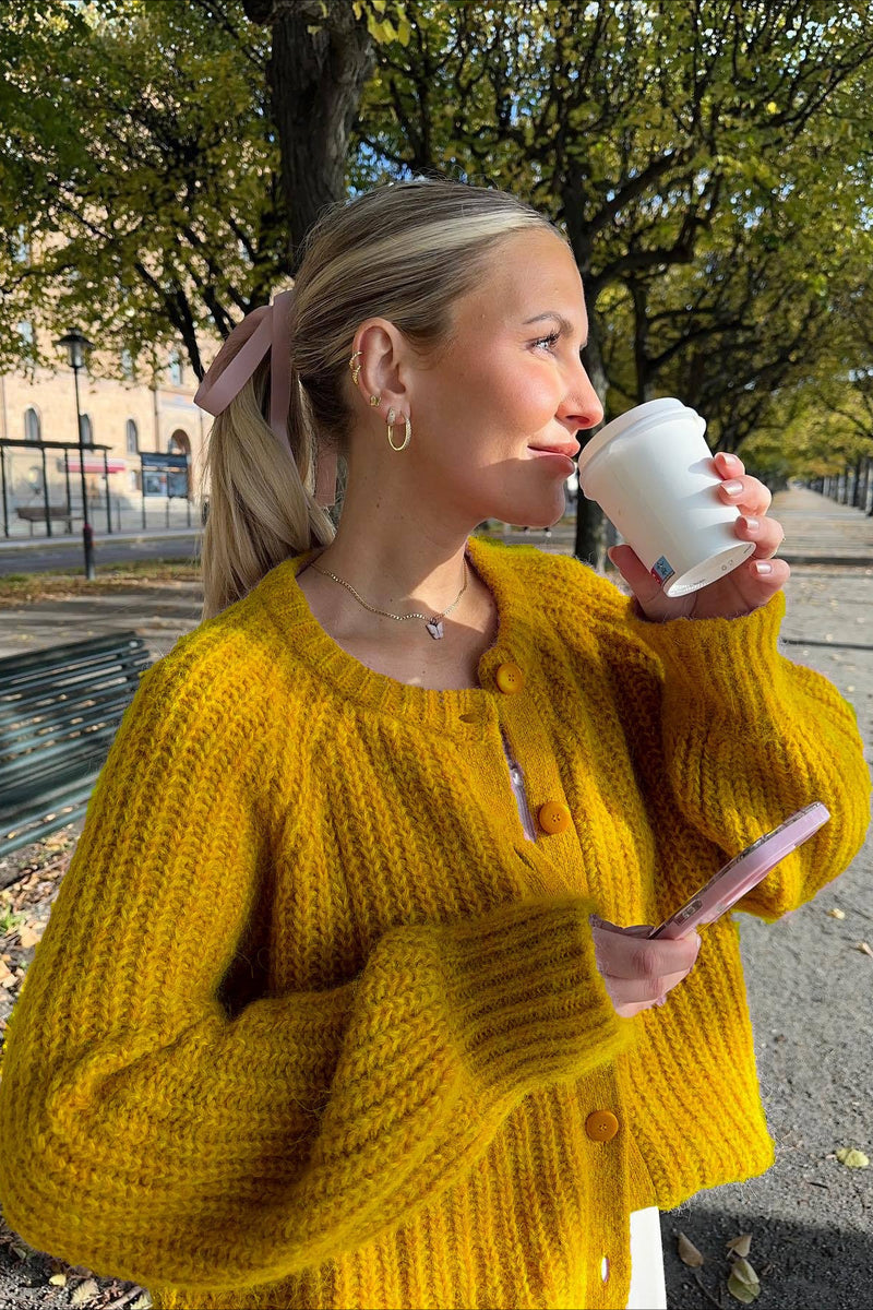 Solid Knit Round Neck Long Sleeve Cardigan