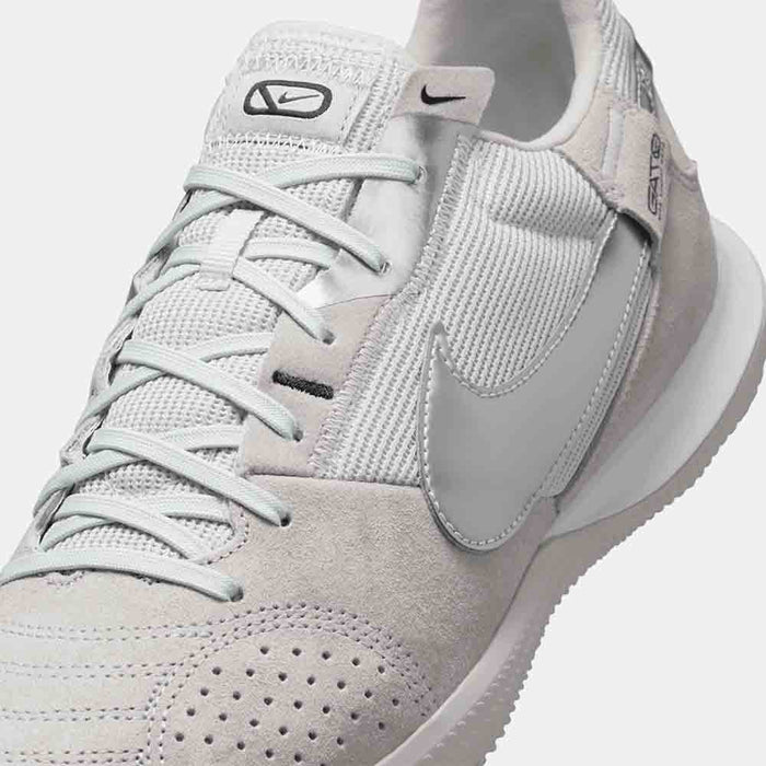Up close, front view of the Nike Streetgato Indoor Soccer Shoes.