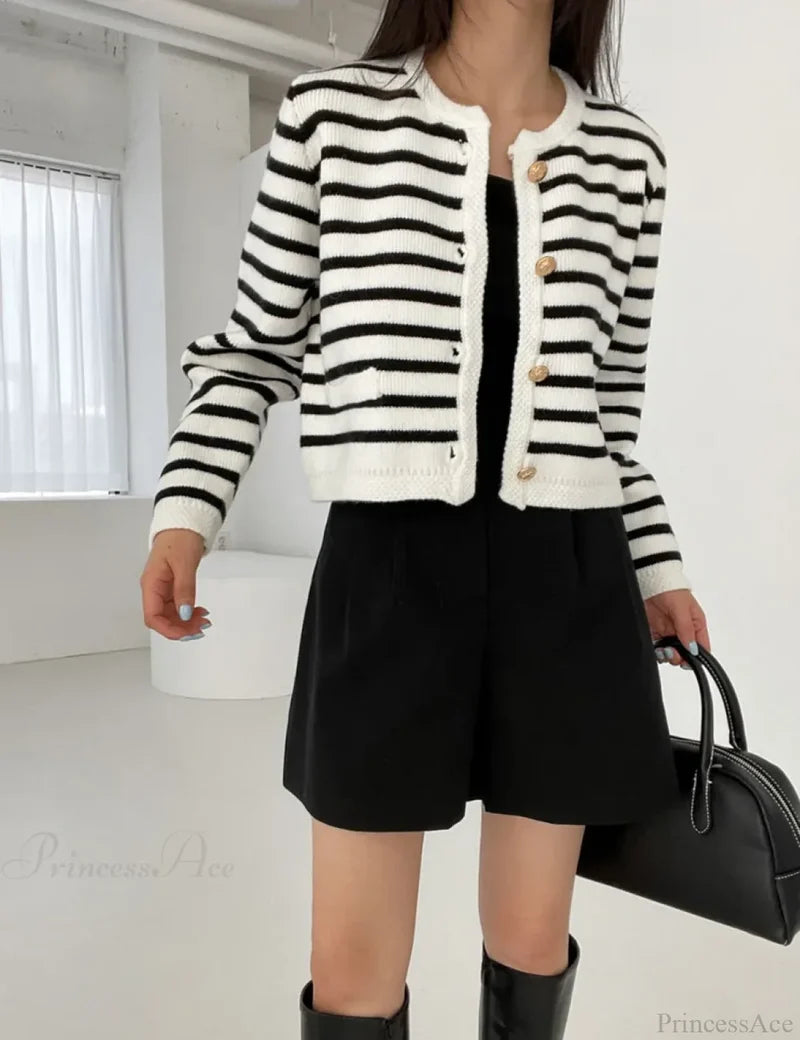 Striped Print Cropped Loose Knit Knit Cardigan Black Top / One Size cardiagn-250126