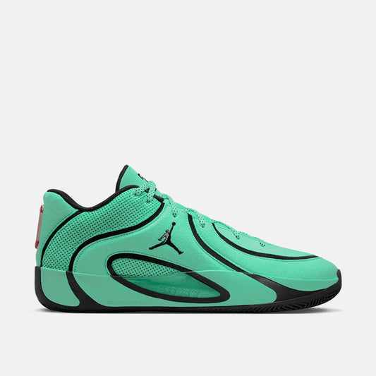 Side view of the Jordan Tatum 4.
