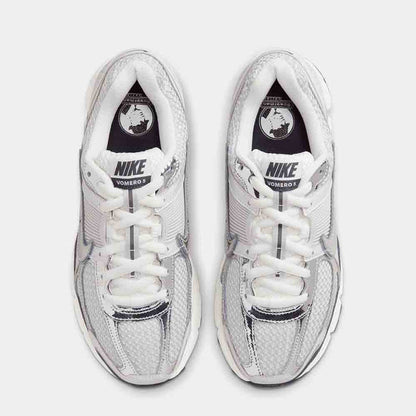 Top view of the Nike Women's Zoom Vomero 5.