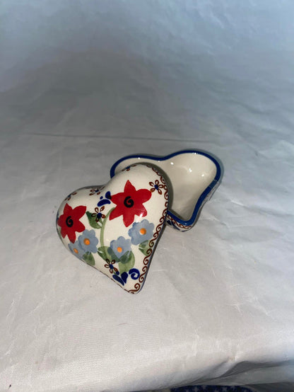 Zo Girl Heart Box - Shape P-013 - Pattern Zo Girl (REND)